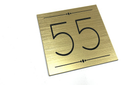 Numer, numerek na drzwi 6 x 6 cm - złoty grawerowany - dowolna cyfra