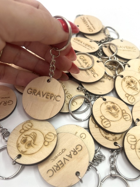Breloczki grawerowane zestaw 50 sztuk, dowolny grawer + kółko i łańcuszek