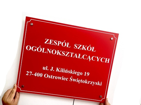 Czerwona tablica reklamowa / informacyjna z białym grawerem – 40 x 35 cm !