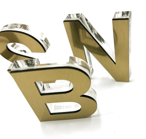 LITERA 3 D Z PLEXI O WYSOKOŚCI 10 cm