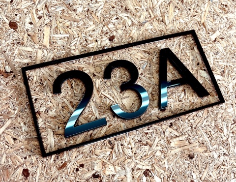 Numerek na drzwi- numer domu lub mieszkania z plexi 23x10 cm -połysk